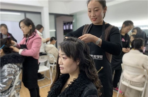 为什么学化妆要去化妆学校？