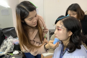 太原化妆学校怎么判断好坏？