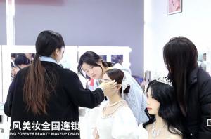 从手残党到持证上岗：选择悦风美妆学院！