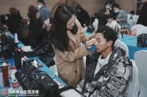 悦风美妆学院：在妆容里，遇见另一个自己