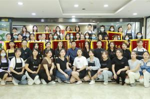 学化妆，20岁觉得