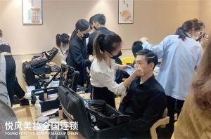 别怕零基础！化妆新手营，一起发现更美的自己