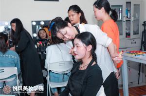 在悦风美妆学院学习化妆的真实经历